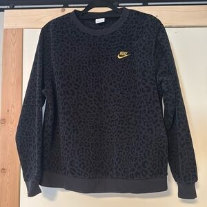Nike cheetah print crew neck size medium
